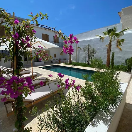 Bed & Breakfast La Maison De - Piscine - *