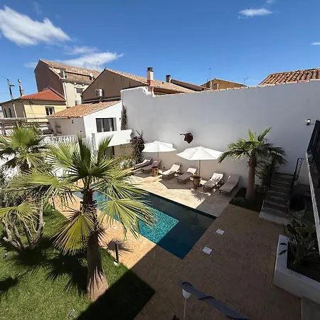 La Maison De - Piscine - Bed & Breakfast Sete