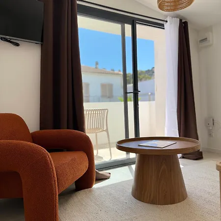 La Maison De - Piscine - Bed & Breakfast Sete