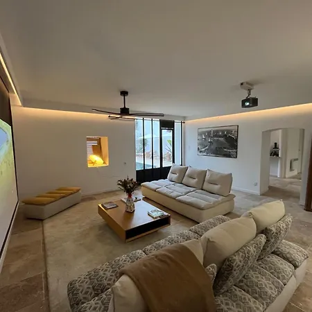 La Maison De - Piscine - Nocleg ze śniadaniem